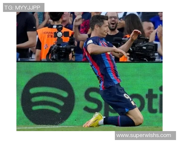 足球明星滑跪瞬间大汇集精彩图片展现他们的激情与荣耀