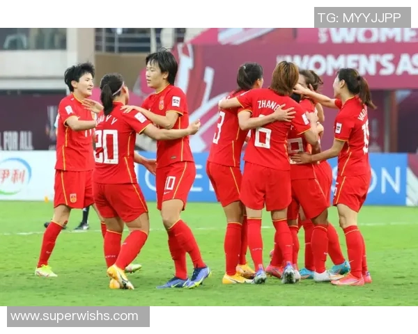 足球明星颜值巅峰时刻集锦展现运动与魅力的完美结合