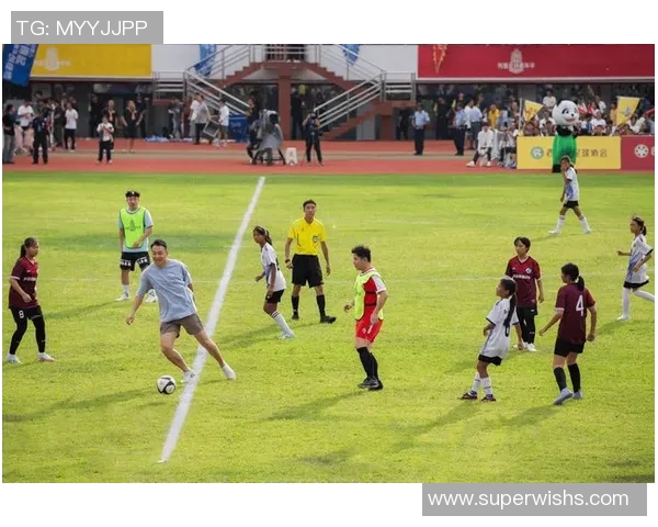 墙上挂布足球明星的魅力与激情展现足球文化的独特风采