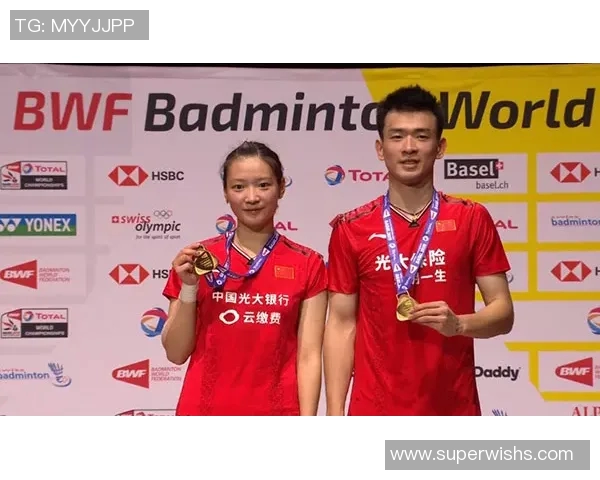 白姓足球明星的传奇故事与辉煌成就解析