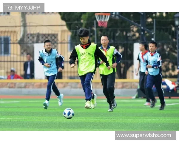 戏耍对手的足球明星如何在绿茵场上展现无与伦比的技巧与风采